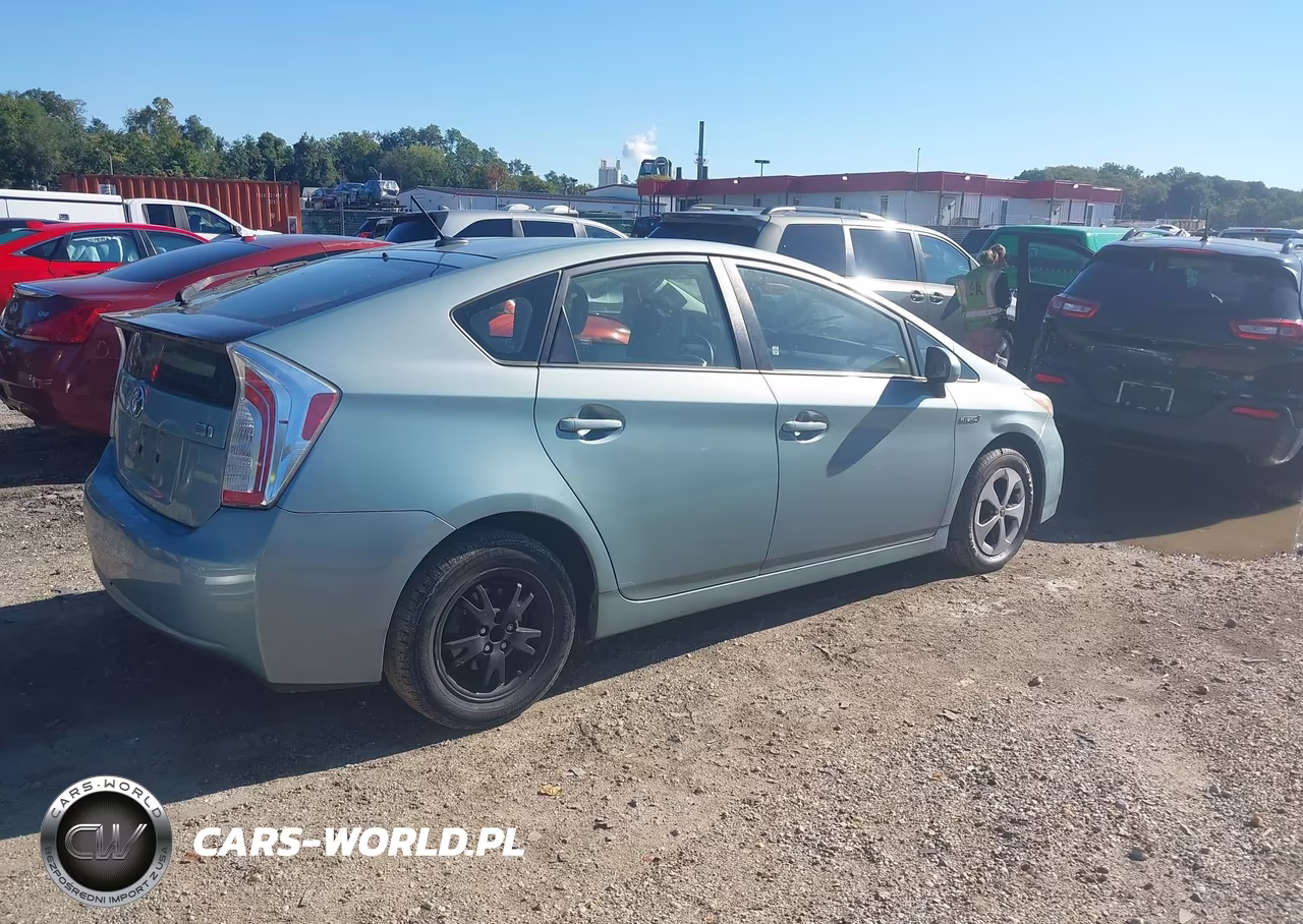 2014 Toyota Prius Four VIN:JTDKN3DU2E1840789 - 4