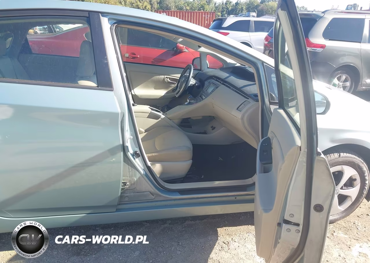 2014 Toyota Prius Four VIN:JTDKN3DU2E1840789 - 5