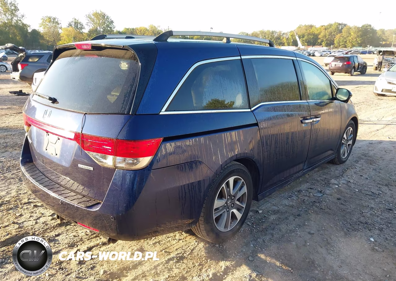 2015 Honda Odyssey Touring-Touring Elite VIN:5FNRL5H94FB013424 - 4