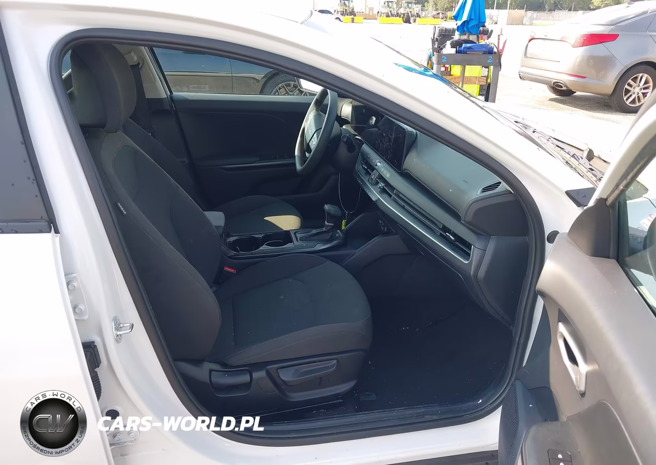 2026 Kia K4 Lxs VIN:3KPFT4DE4TE290768 - 5