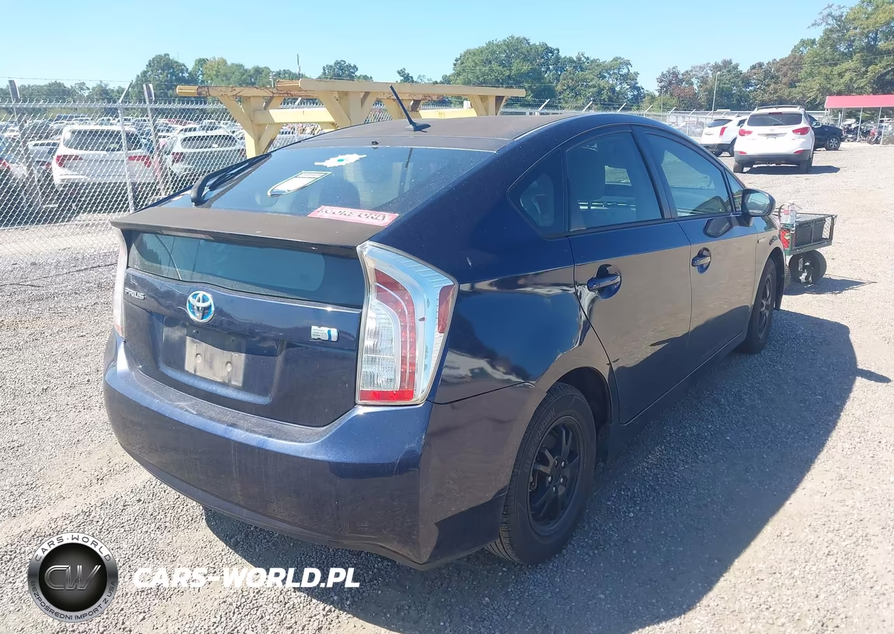 2013 Toyota Prius Three VIN:JTDKN3DU7D0352913 - 4