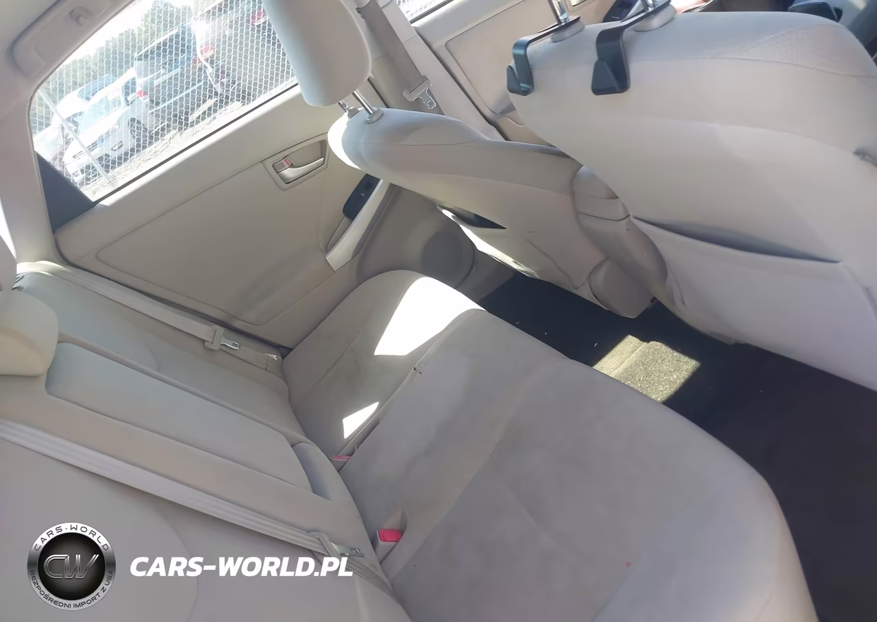 2013 Toyota Prius Three VIN:JTDKN3DU7D0352913 - 8