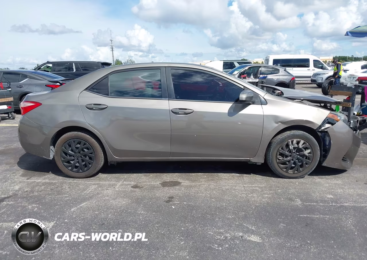 2019 Toyota Corolla Le VIN:2T1BURHE0KC180123 - 14