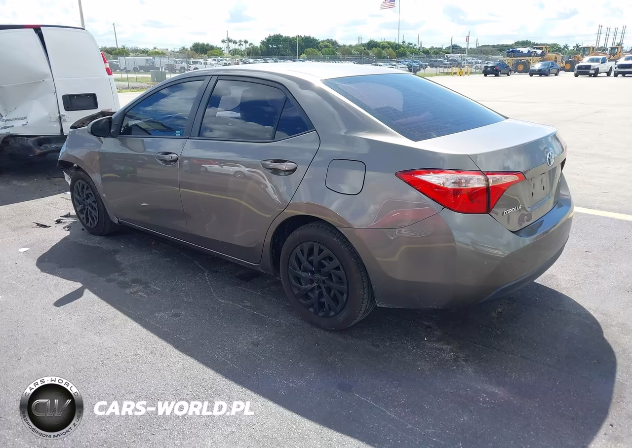 2019 Toyota Corolla Le VIN:2T1BURHE0KC180123 - 3