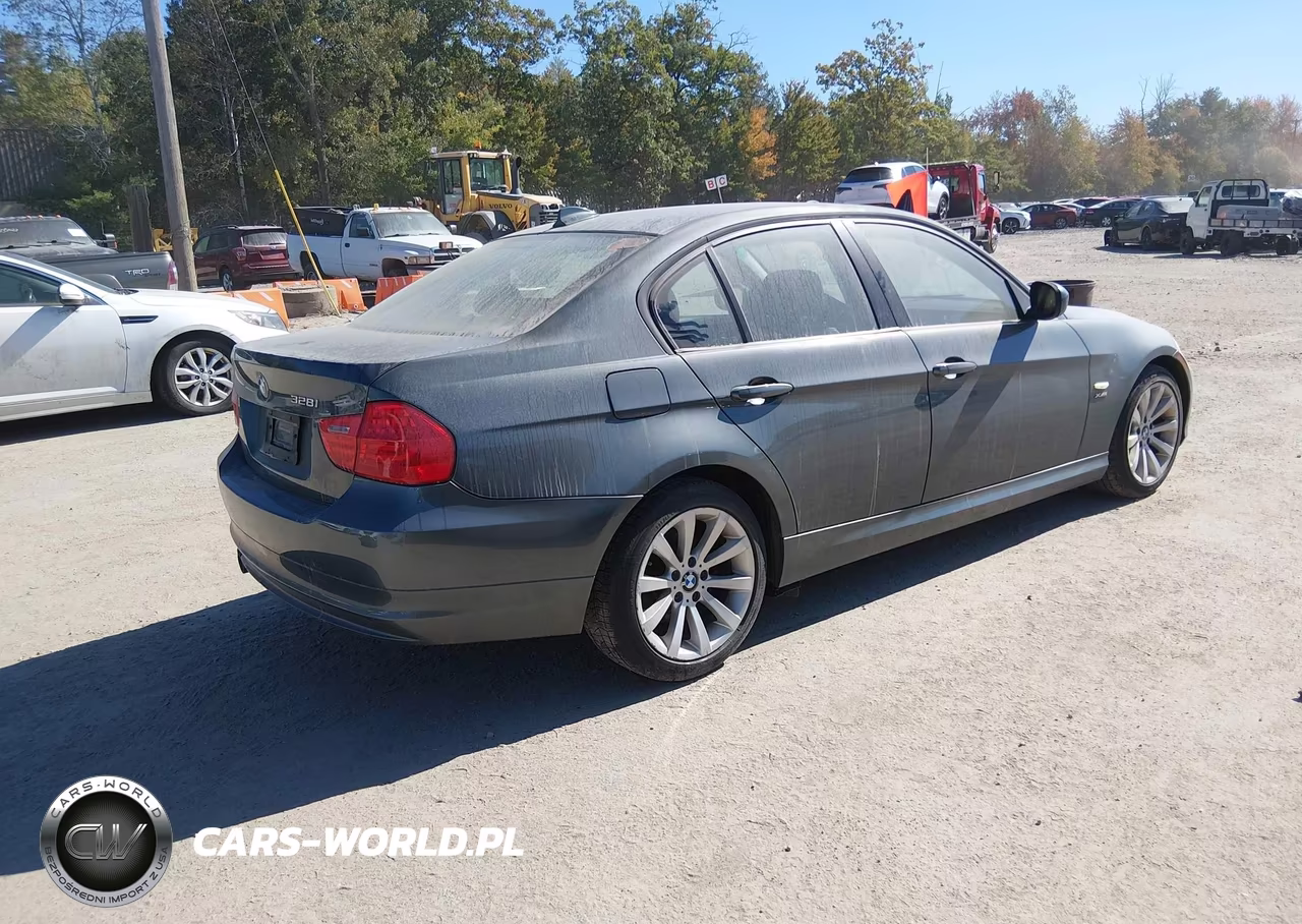 2011 BMW 328I xDrive VIN:WBAPK5G5XBNN80965 - 4