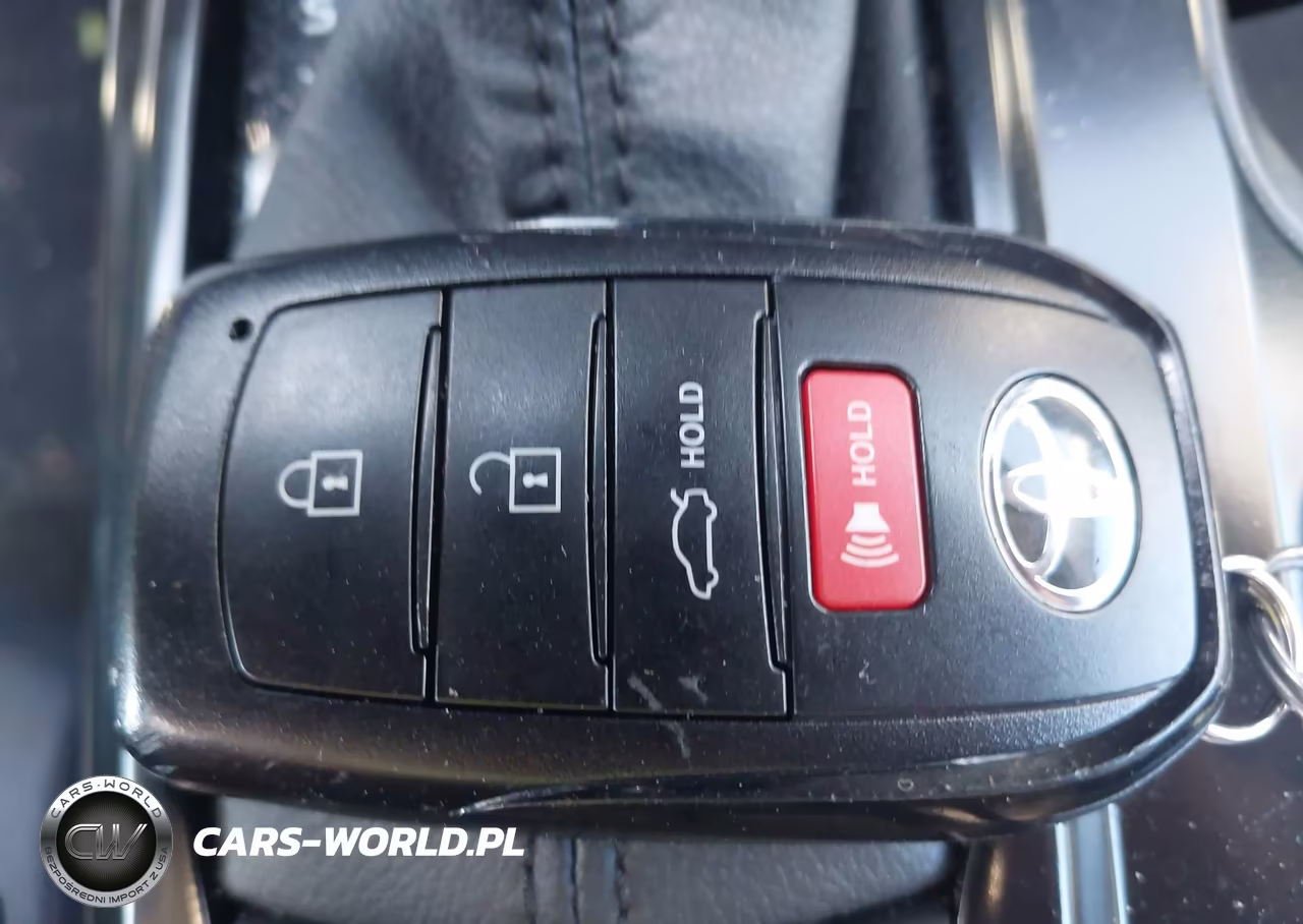 2025 Toyota Camry Le VIN:4T1DAACK6SU570786 - 11