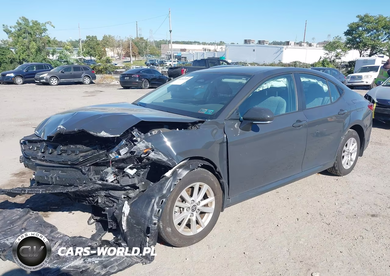 2025 Toyota Camry Le VIN:4T1DAACK6SU570786 - 2