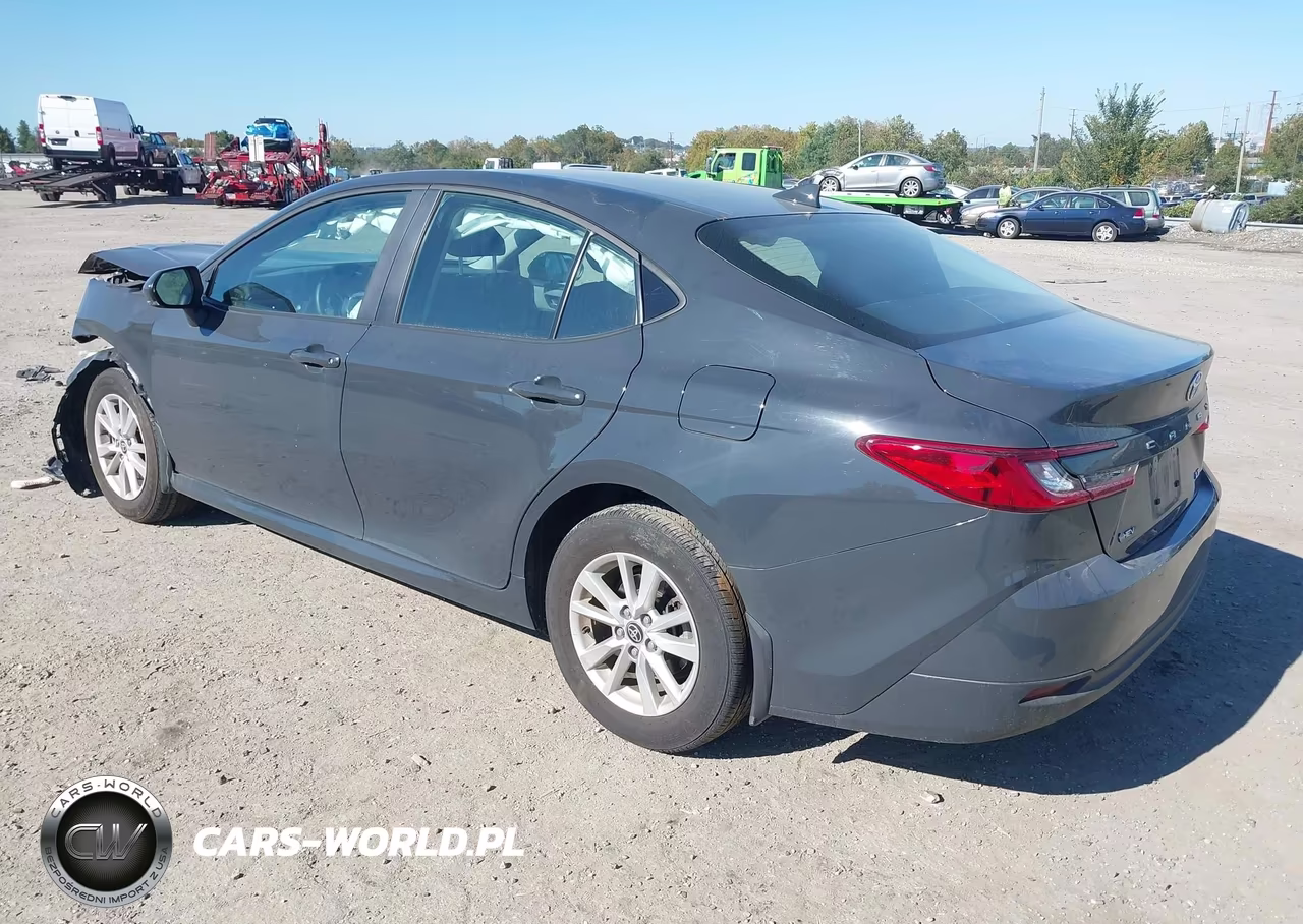 2025 Toyota Camry Le VIN:4T1DAACK6SU570786 - 3