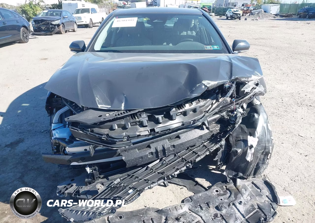 2025 Toyota Camry Le VIN:4T1DAACK6SU570786 - 6