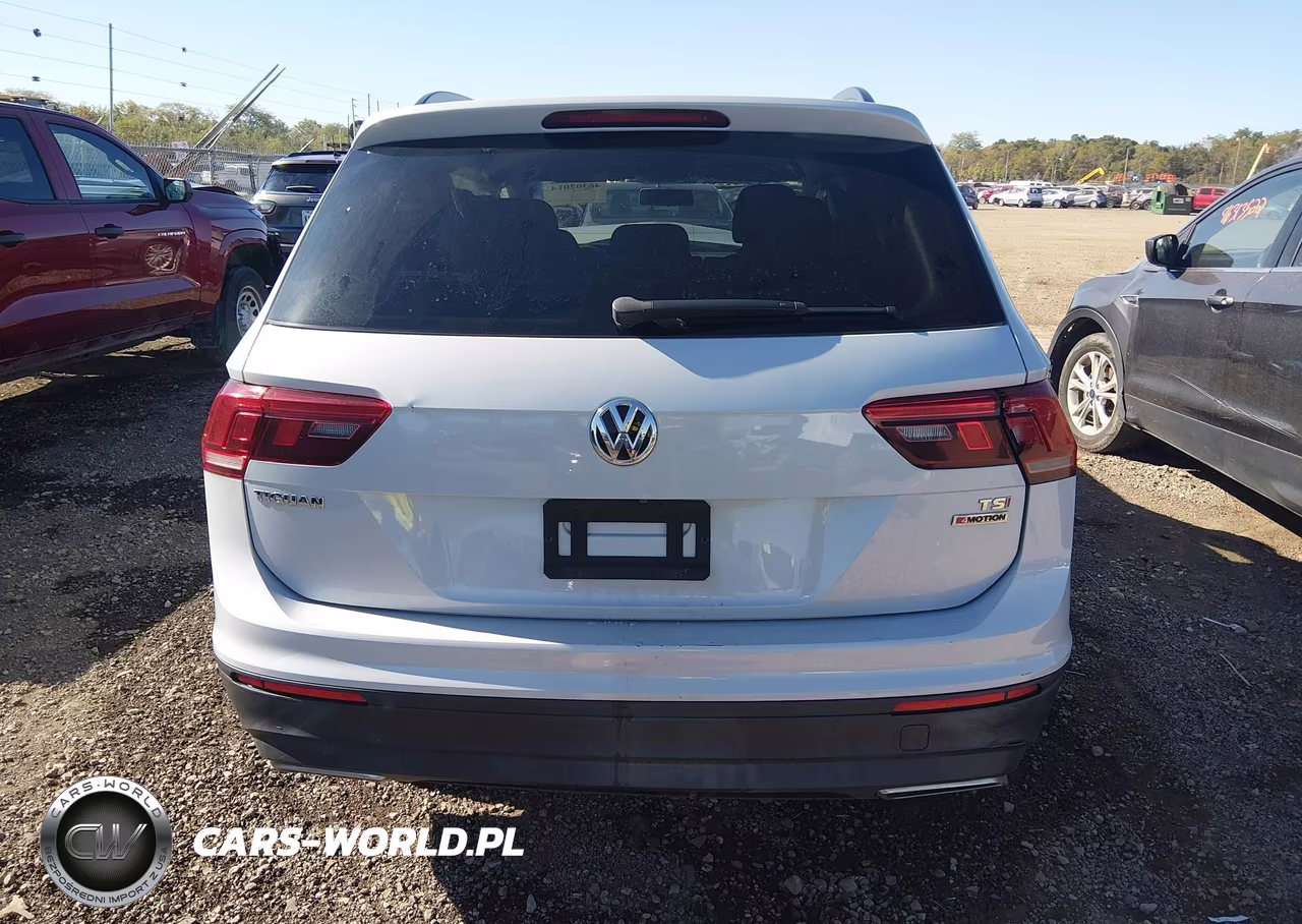 2018 Volkswagen Tiguan 2.0T S VIN:3VV0B7AX0JM107063 - 17