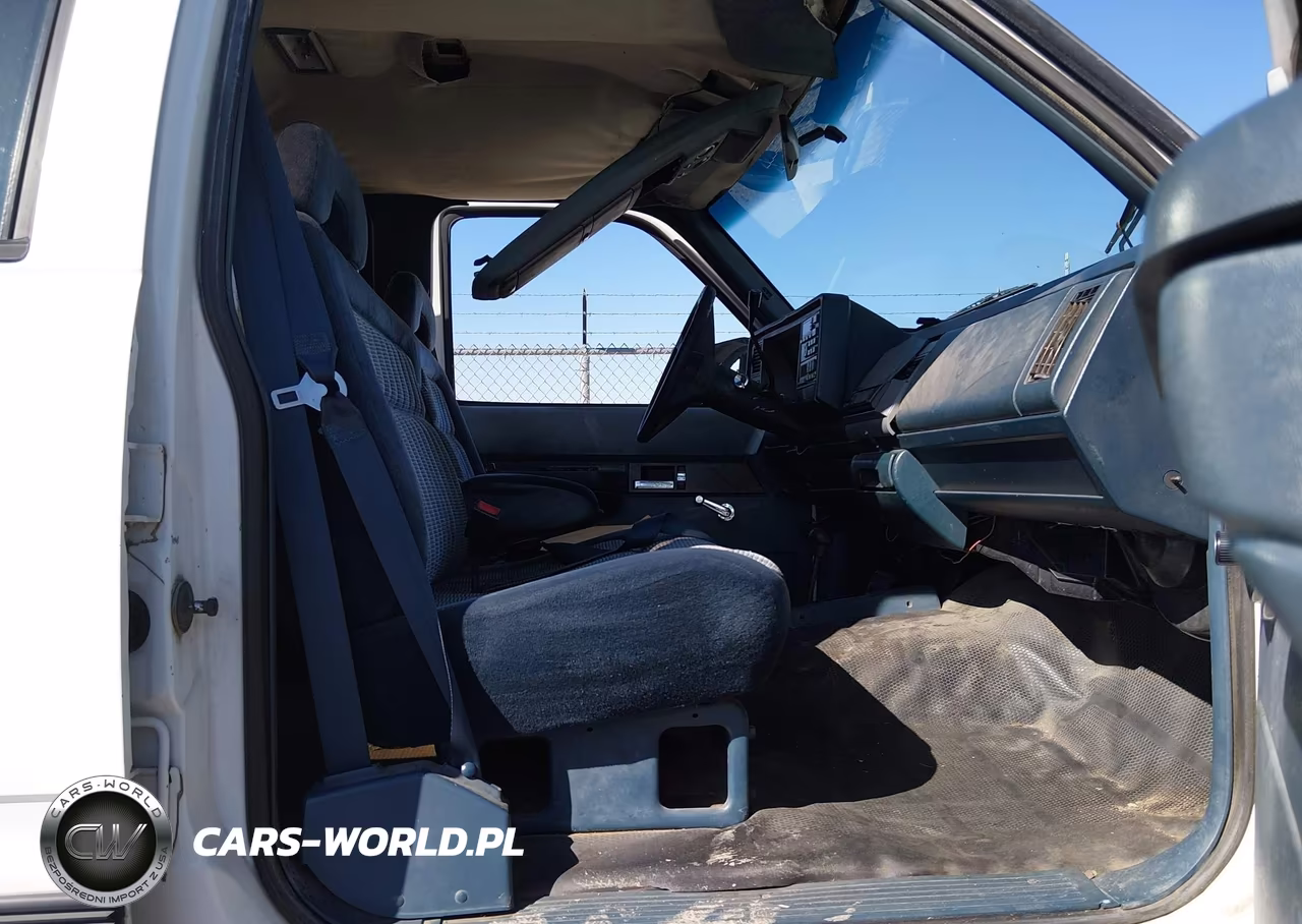 1993 Chevrolet Suburban K2500 VIN:1GNGK26K0PJ340211 - 5