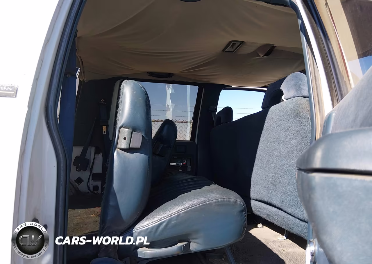 1993 Chevrolet Suburban K2500 VIN:1GNGK26K0PJ340211 - 8