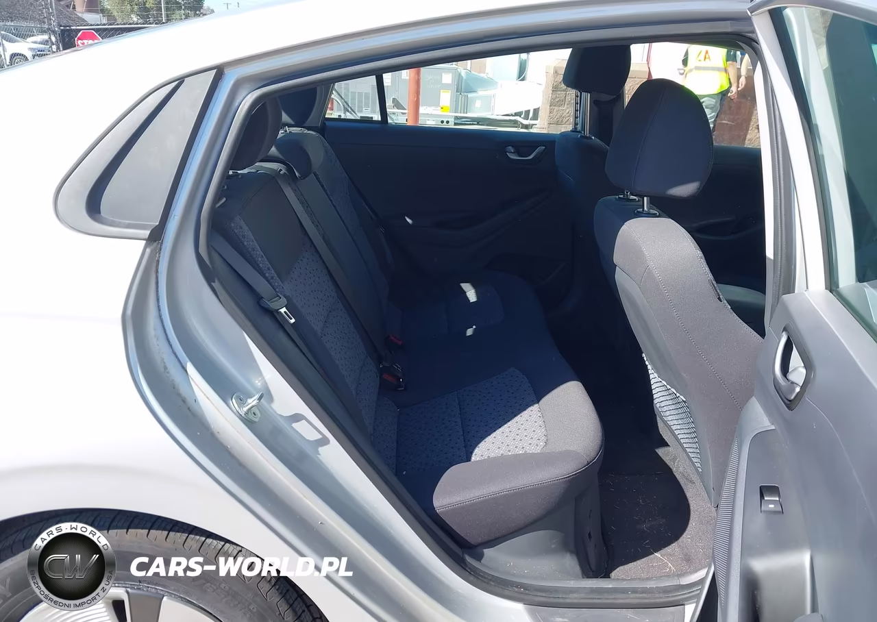 2019 Hyundai Ioniq Hybrid Blue VIN:KMHC65LC1KU156408 - 8