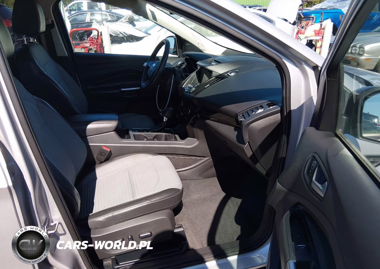 2017 Ford Escape Titanium VIN:1FMCU9J93HUA44965 - 5