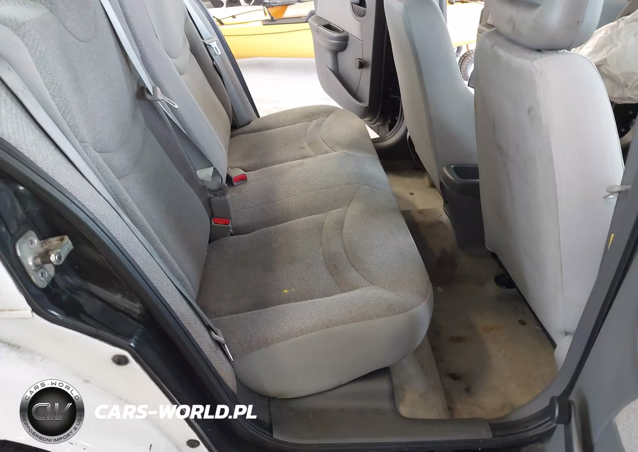 2003 Saturn Ion 1 VIN:1G8AG52F03Z201843 - 8