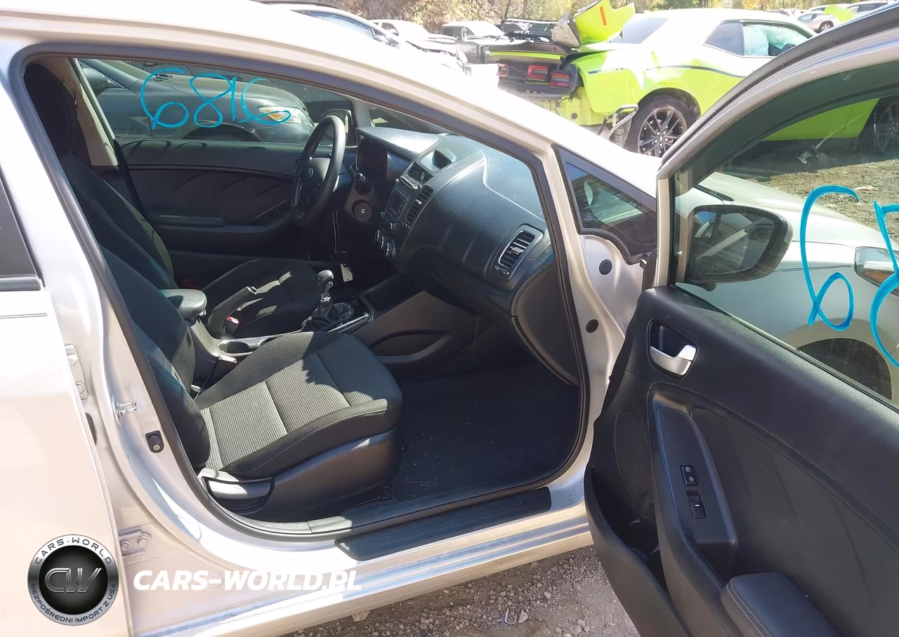 2018 Kia Forte Lx VIN:3KPFK4A72JE250887 - 5