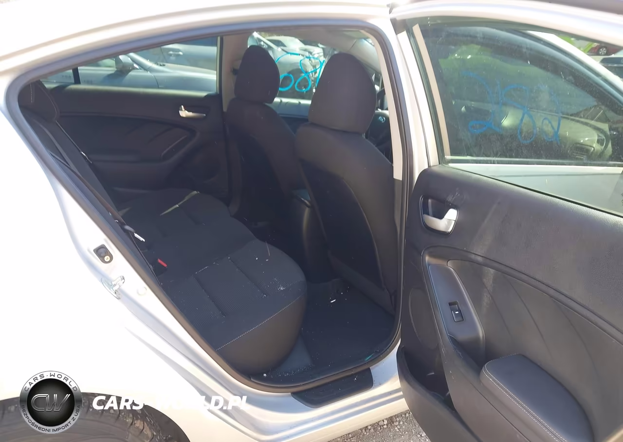 2018 Kia Forte Lx VIN:3KPFK4A72JE250887 - 8