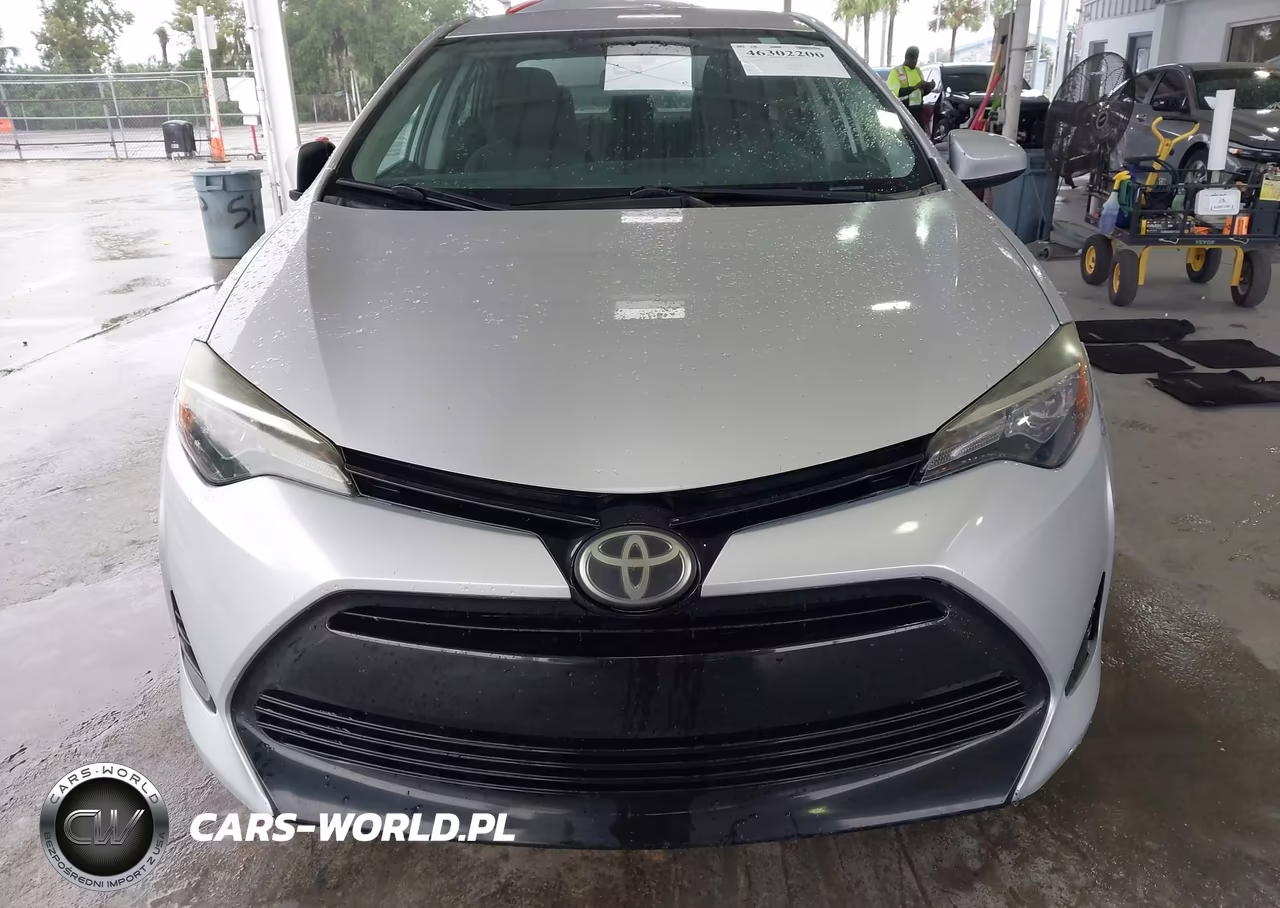 2017 Toyota Corolla Le VIN:5YFBURHE3HP691074 - 12