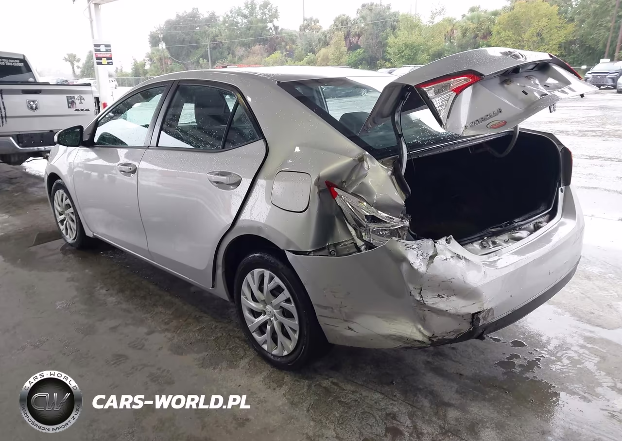2017 Toyota Corolla Le VIN:5YFBURHE3HP691074 - 3