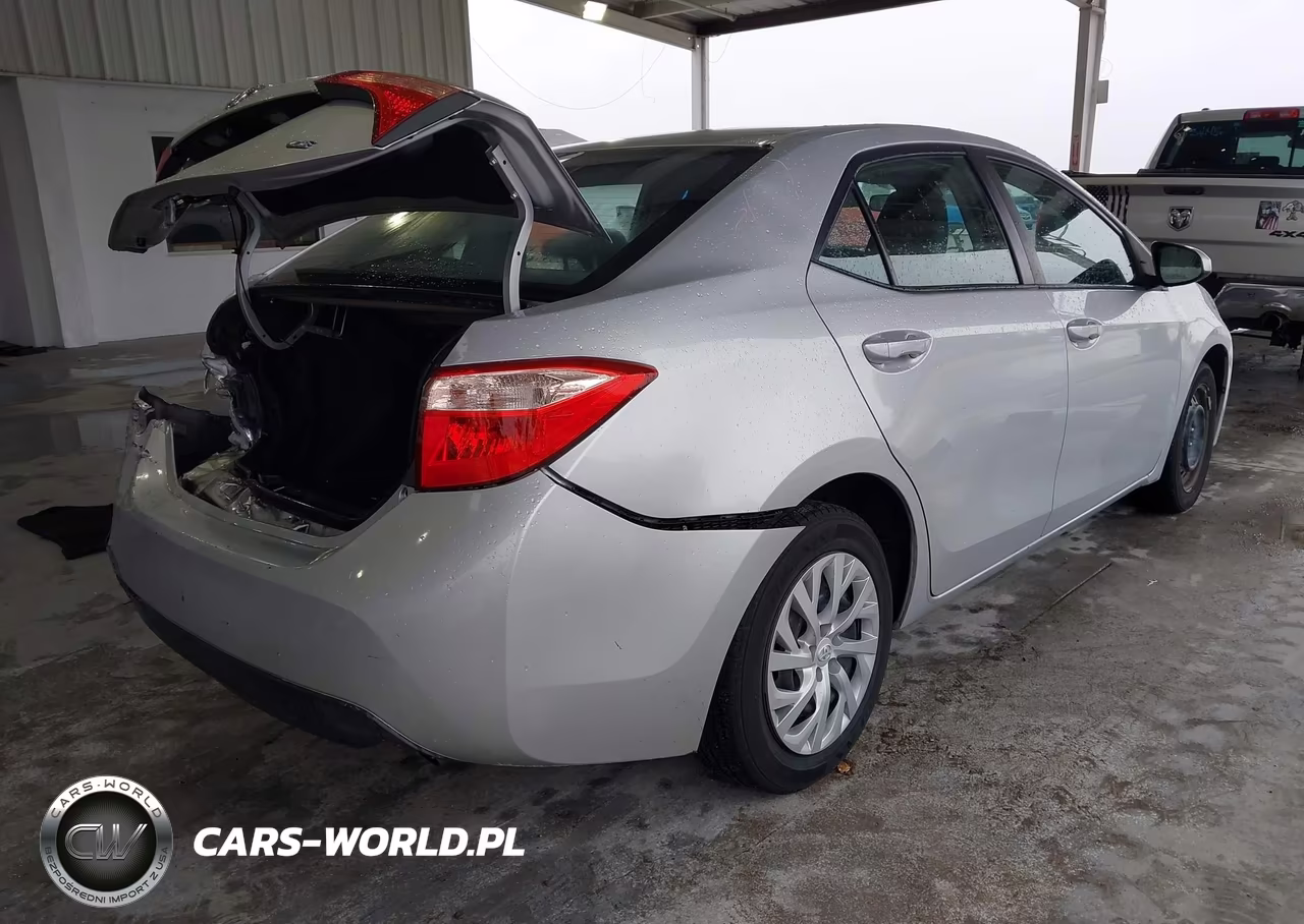 2017 Toyota Corolla Le VIN:5YFBURHE3HP691074 - 4