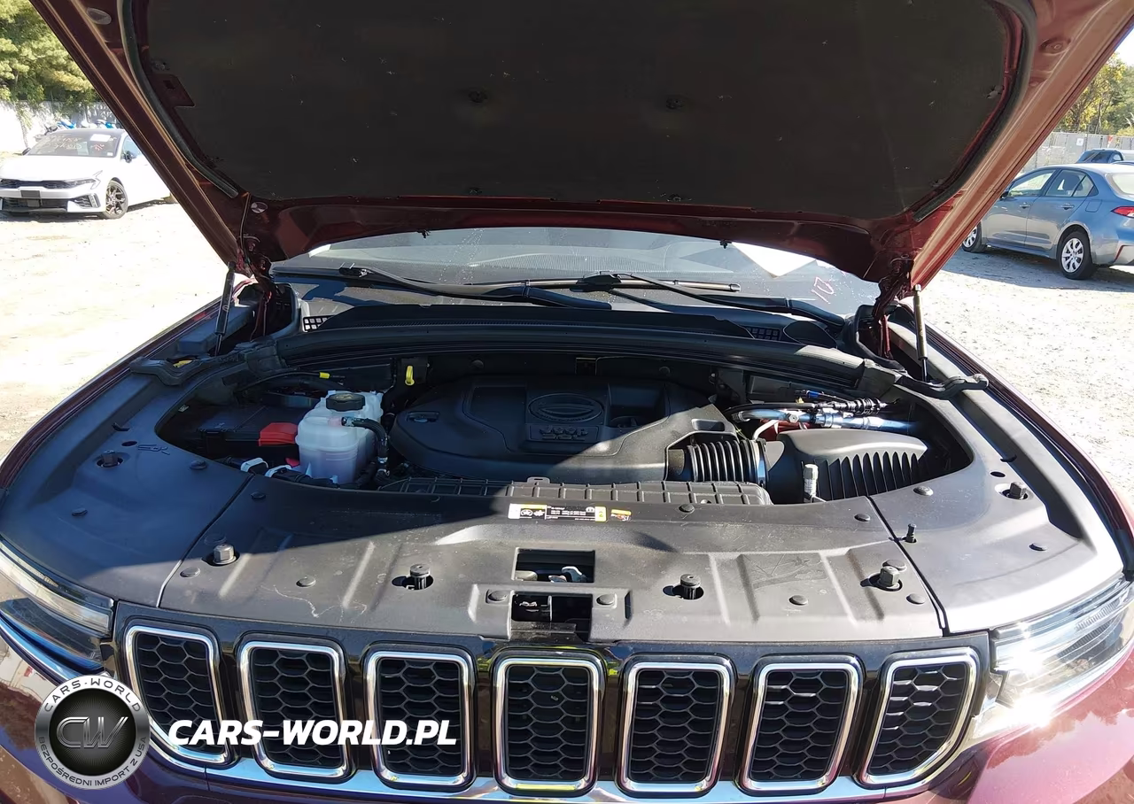2023 Jeep Grand Cherokee Overland 4X4 VIN:1C4RJHDG8P8740868 - 10