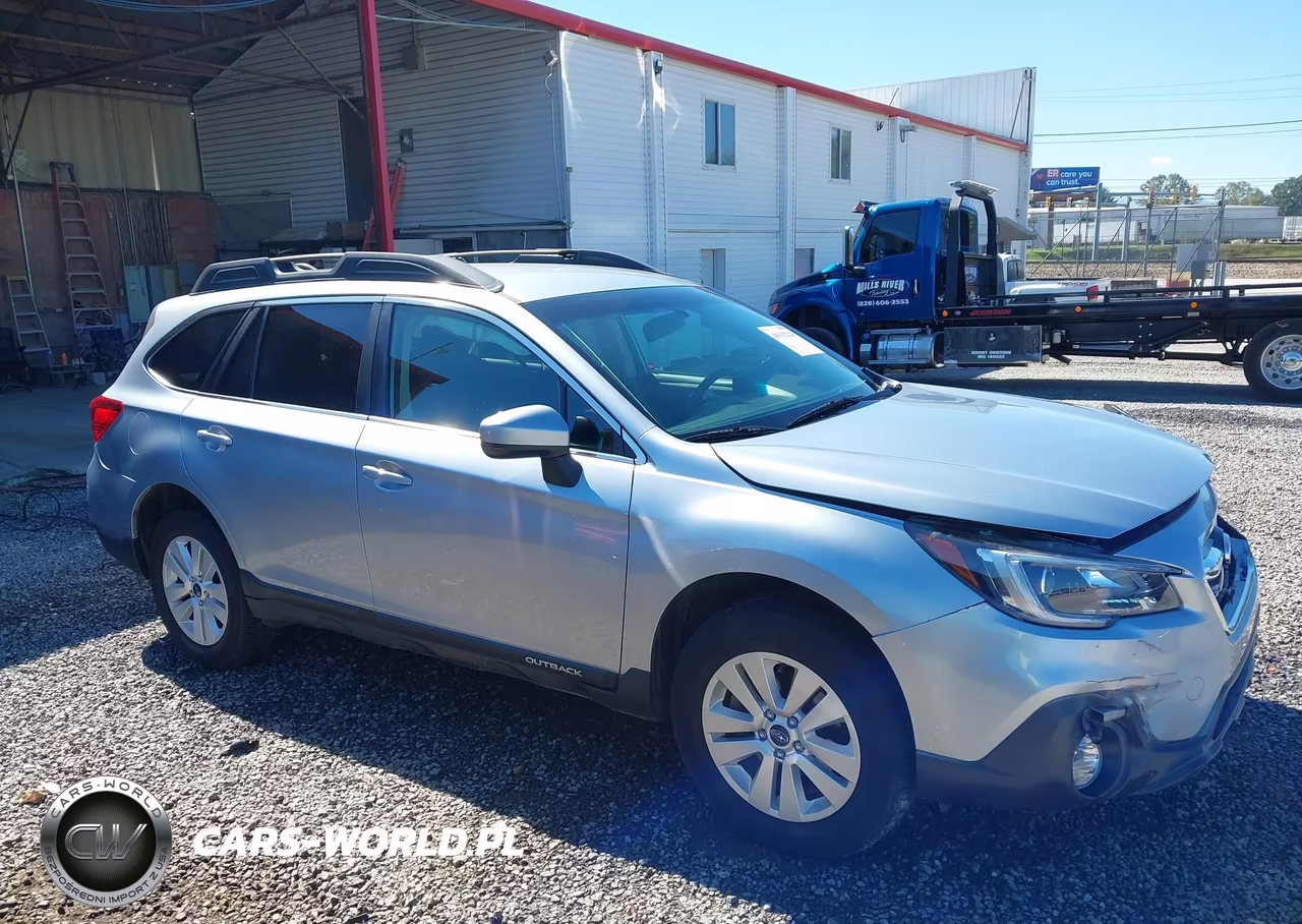 2018 Subaru Outback 2.5I Premium VIN:4S4BSACC2J3313058 - 13
