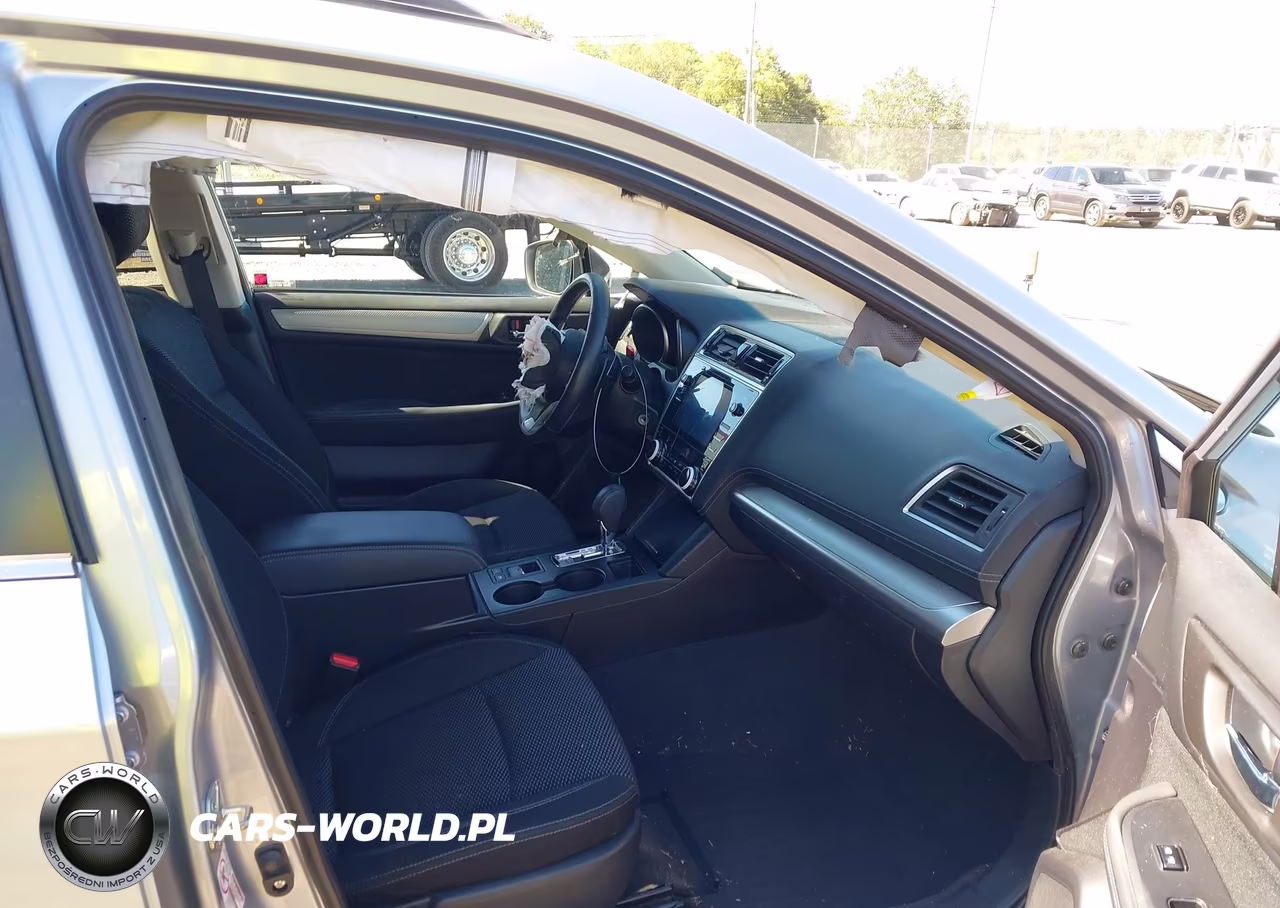 2018 Subaru Outback 2.5I Premium VIN:4S4BSACC2J3313058 - 5