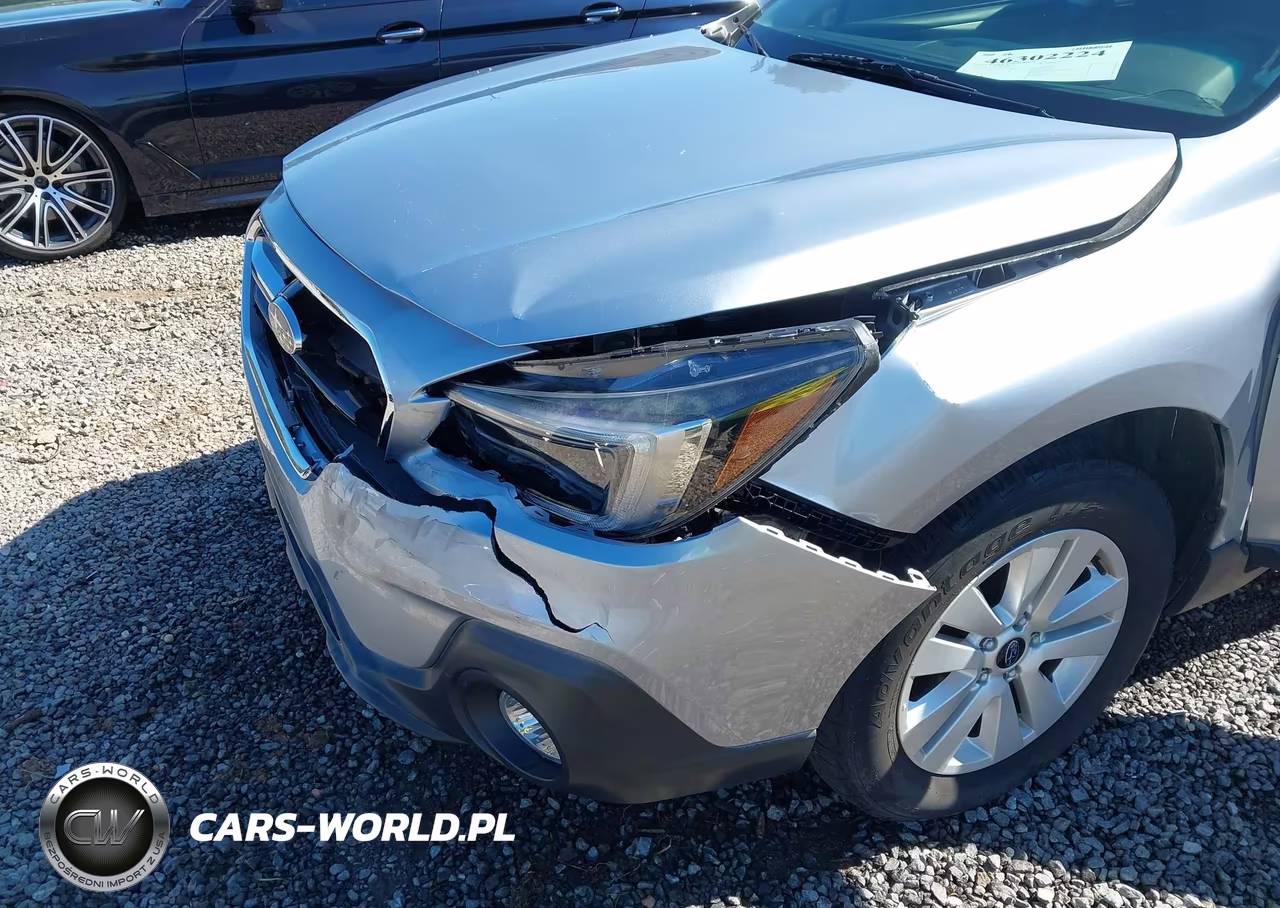 2018 Subaru Outback 2.5I Premium VIN:4S4BSACC2J3313058 - 6