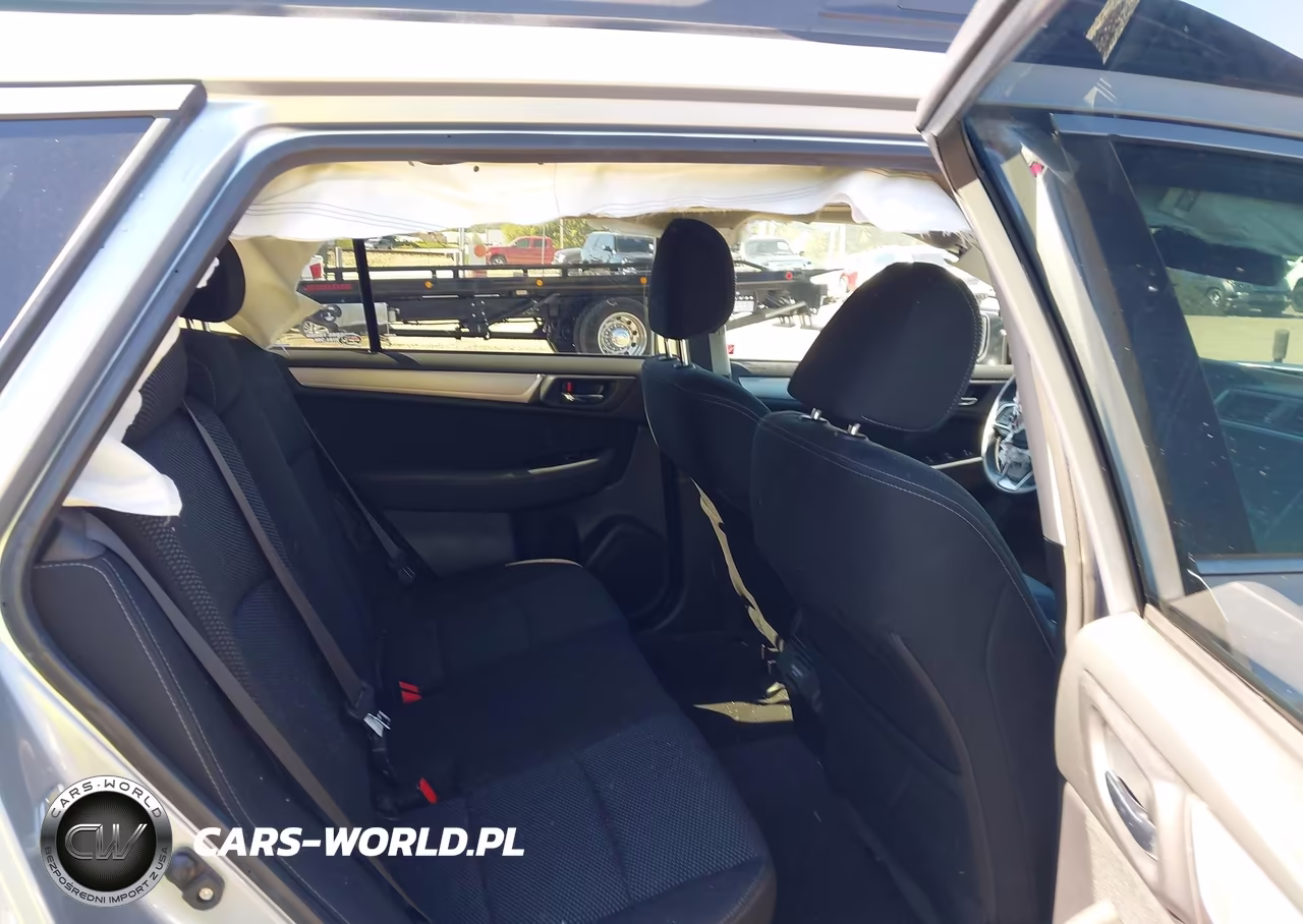 2018 Subaru Outback 2.5I Premium VIN:4S4BSACC2J3313058 - 8