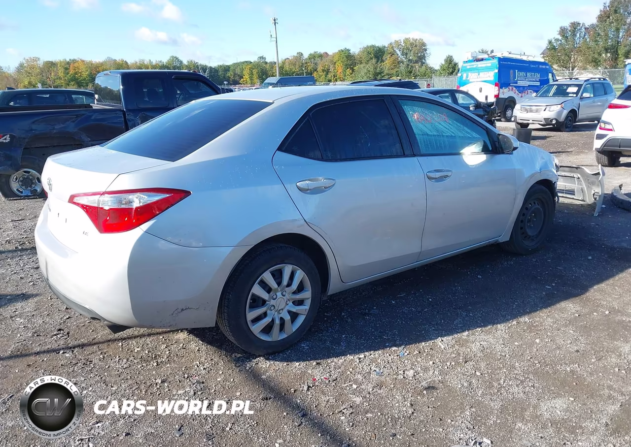 2016 Toyota Corolla Le VIN:2T1BURHE8GC686645 - 4