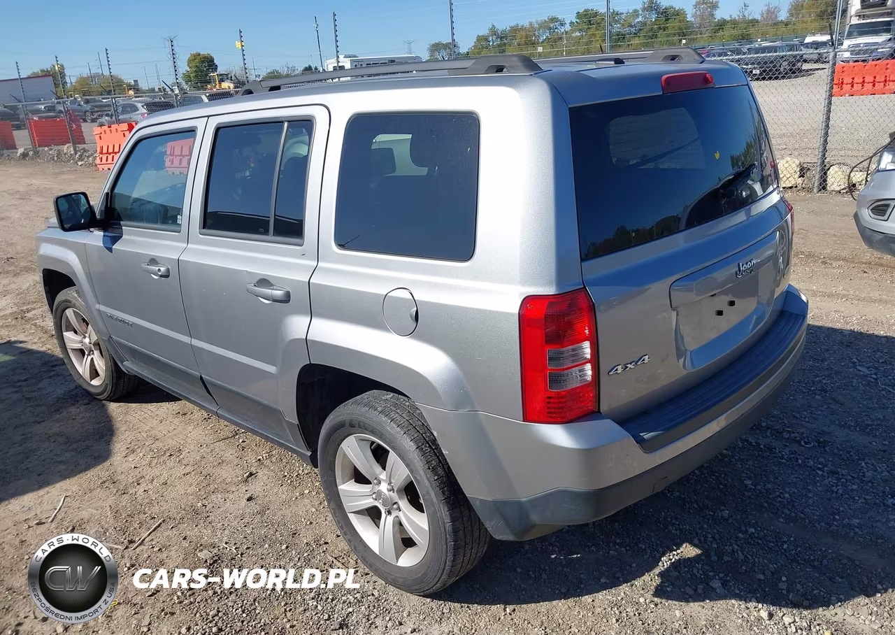 2016 Jeep Patriot Latitude VIN:1C4NJRFB4GD523380 - 3