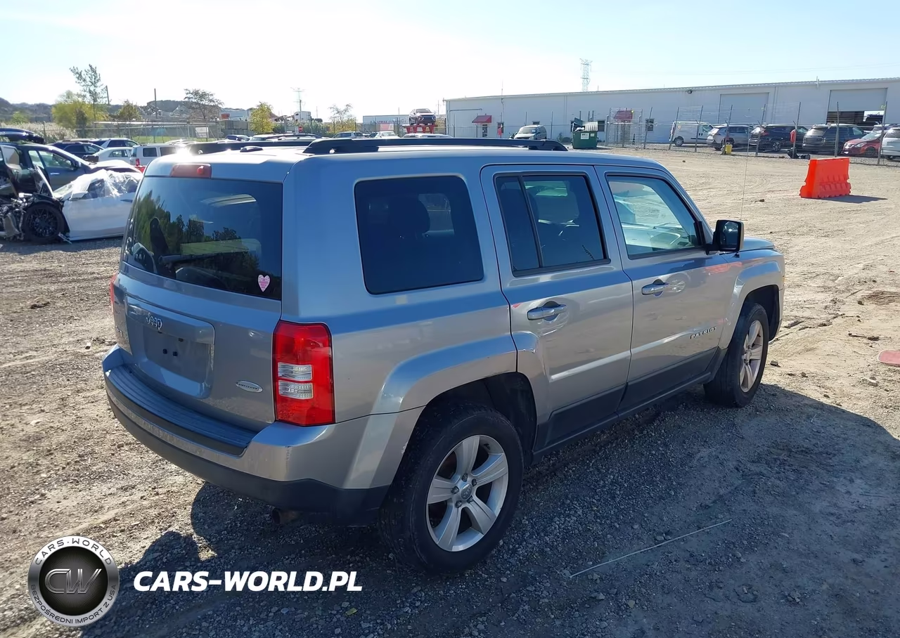 2016 Jeep Patriot Latitude VIN:1C4NJRFB4GD523380 - 4
