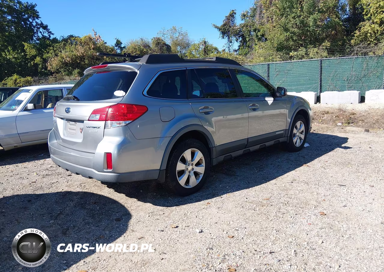 2011 Subaru Outback 2.5I Premium VIN:4S4BRBGC8B3373777 - 4