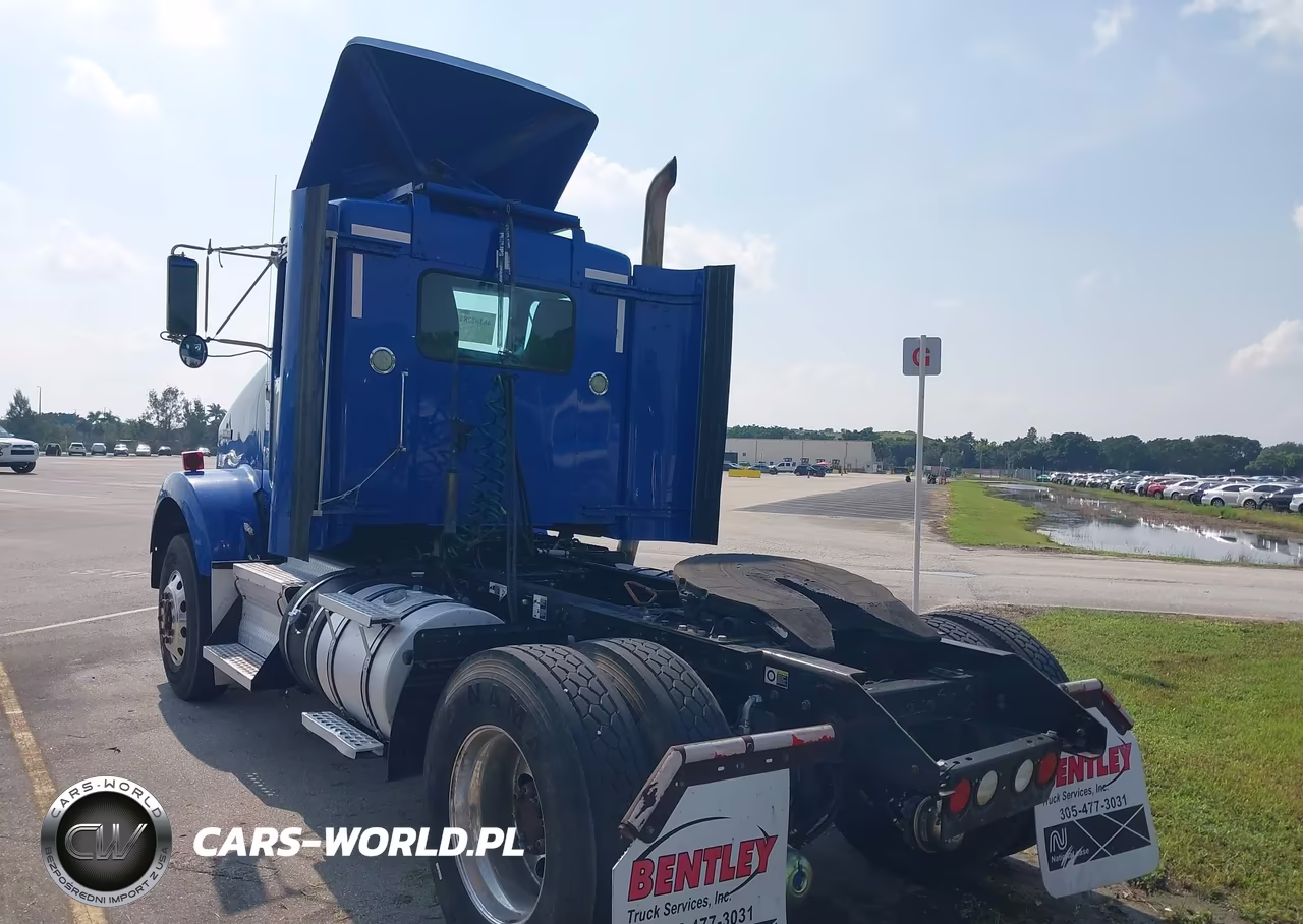 2013 Kenworth Construction T800 VIN:1XKDA48X0DJ367573 - 3