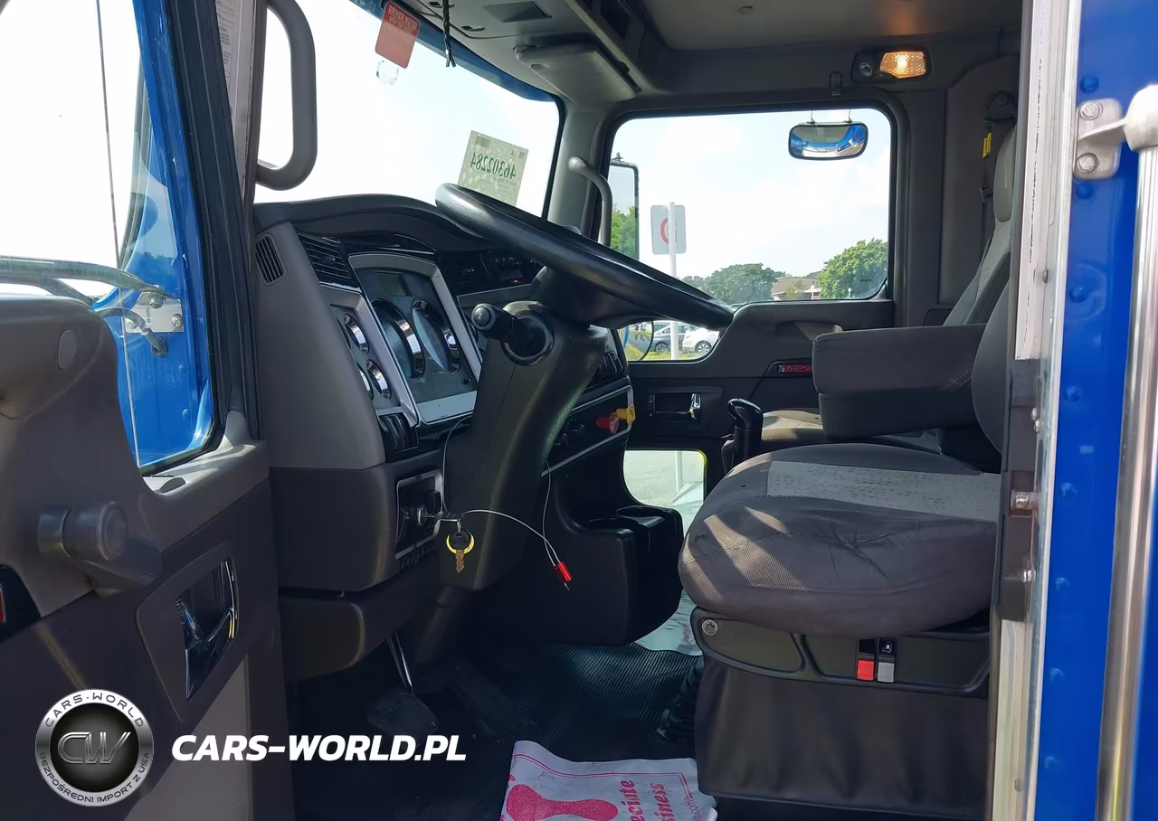 2013 Kenworth Construction T800 VIN:1XKDA48X0DJ367573 - 7