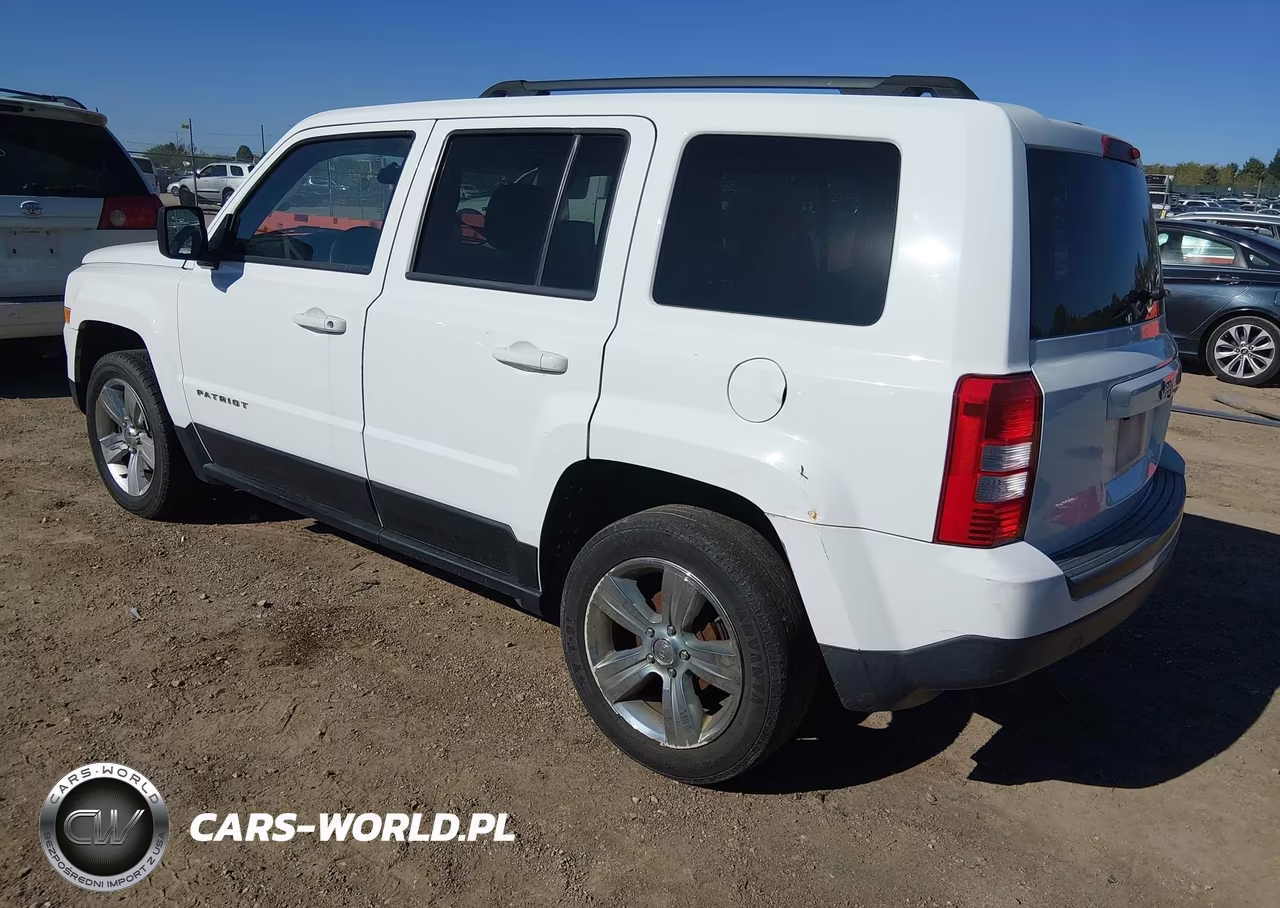 2015 Jeep Patriot Latitude VIN:1C4NJPFA1FD250537 - 3