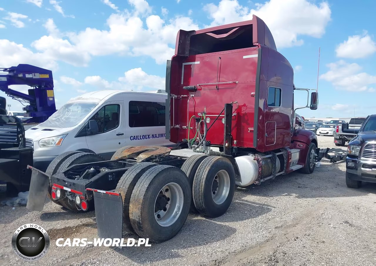 2013 Peterbilt 386 VIN:1XPHD49X7DD156032 - 4