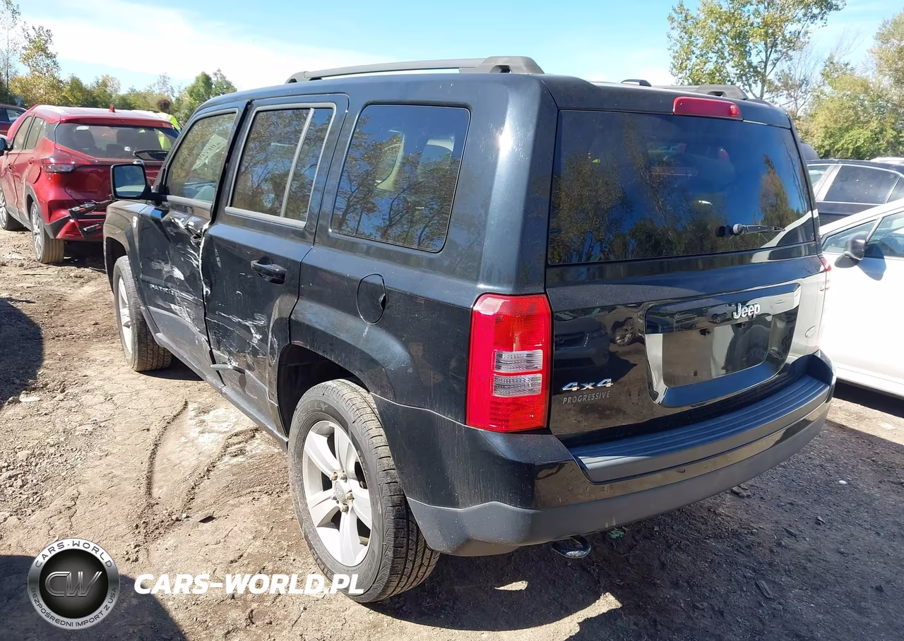 2014 Jeep Patriot Latitude VIN:1C4NJRFB2ED784097 - 3