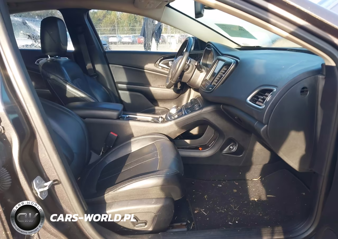 2016 Chrysler 200 C VIN:1C3CCCEG1GN135579 - 5