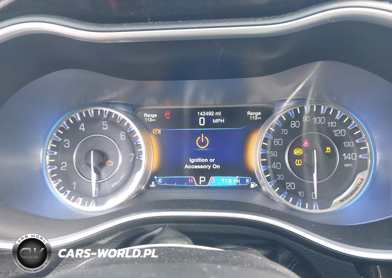 2016 Chrysler 200 C VIN:1C3CCCEG1GN135579 - 7