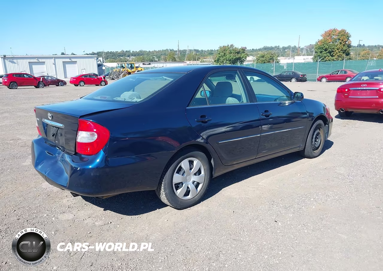 2002 Toyota Camry Xle VIN:4T1BE32K12U536277 - 4