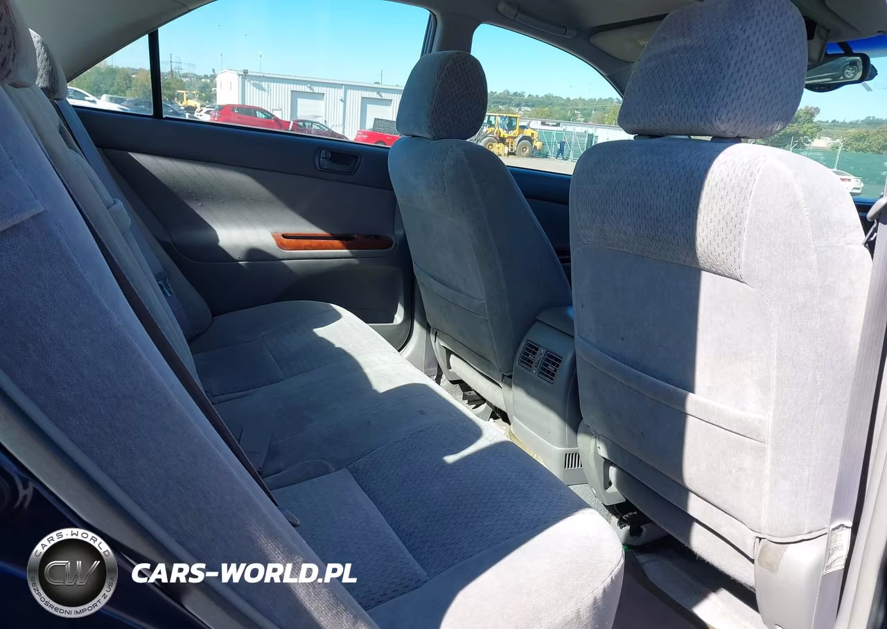 2002 Toyota Camry Xle VIN:4T1BE32K12U536277 - 8