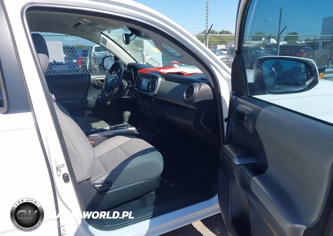 2018 Toyota Tacoma Sr5 V6 VIN:3TMAZ5CN6JM065626 - 5