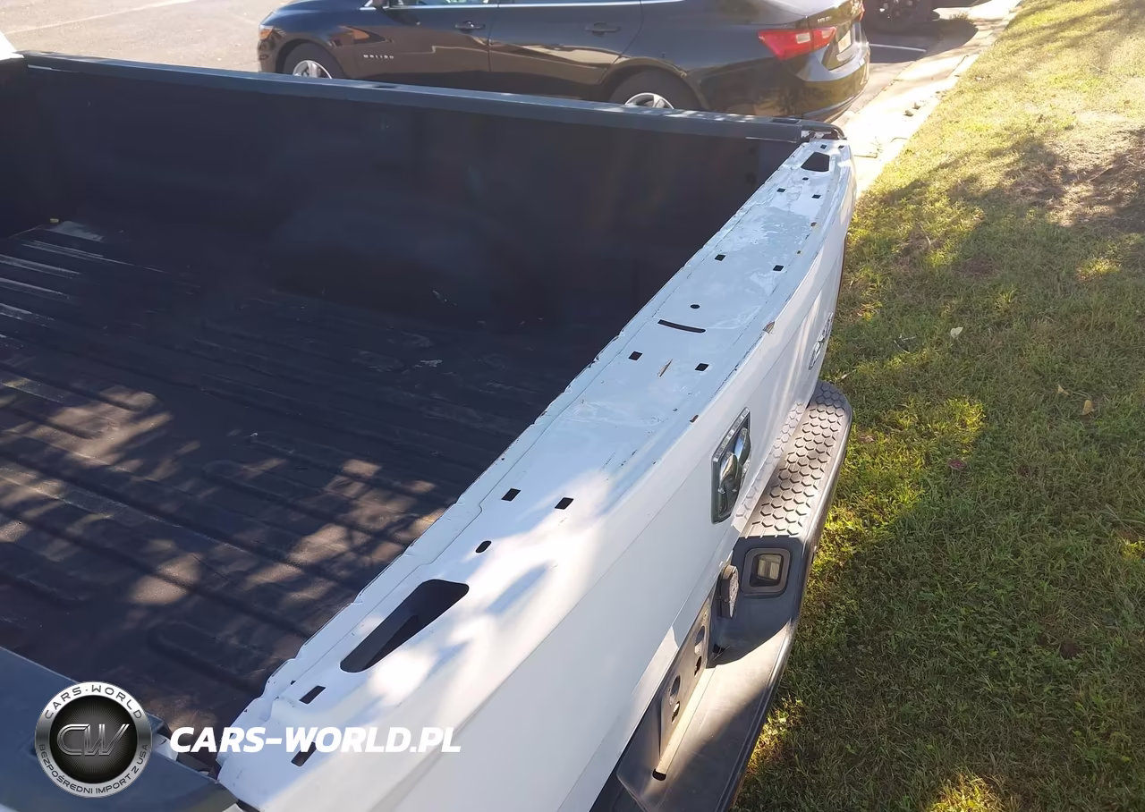 2017 Ram 3500 Tradesman 4X4 8' Box VIN:3C63RRGJ2HG703507 - 6