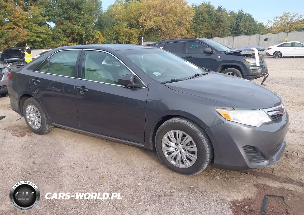 2012 Toyota Camry Le – zdjęcie 1 z 16