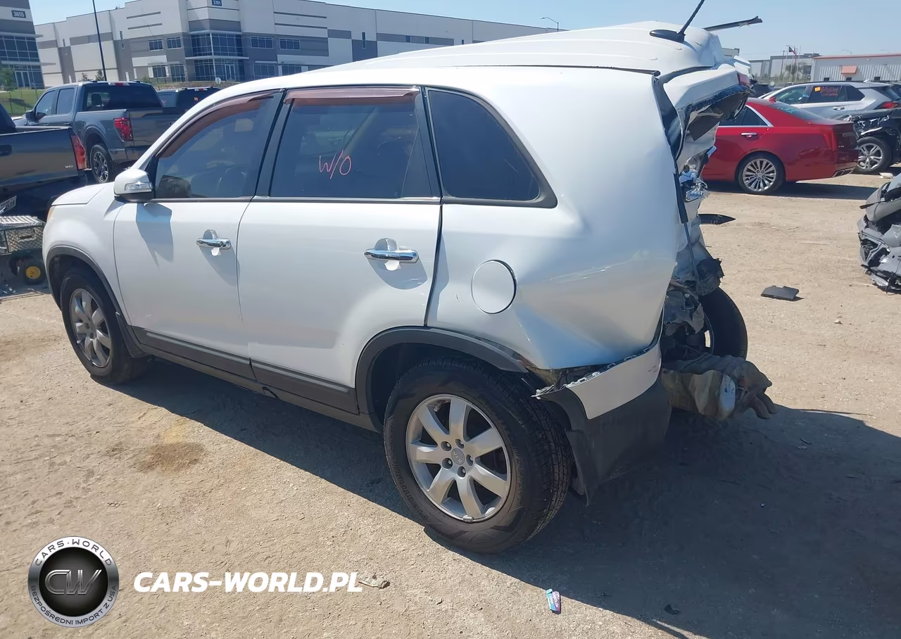2012 Kia Sorento Lx VIN:5XYKT4A18CG215638 - 3