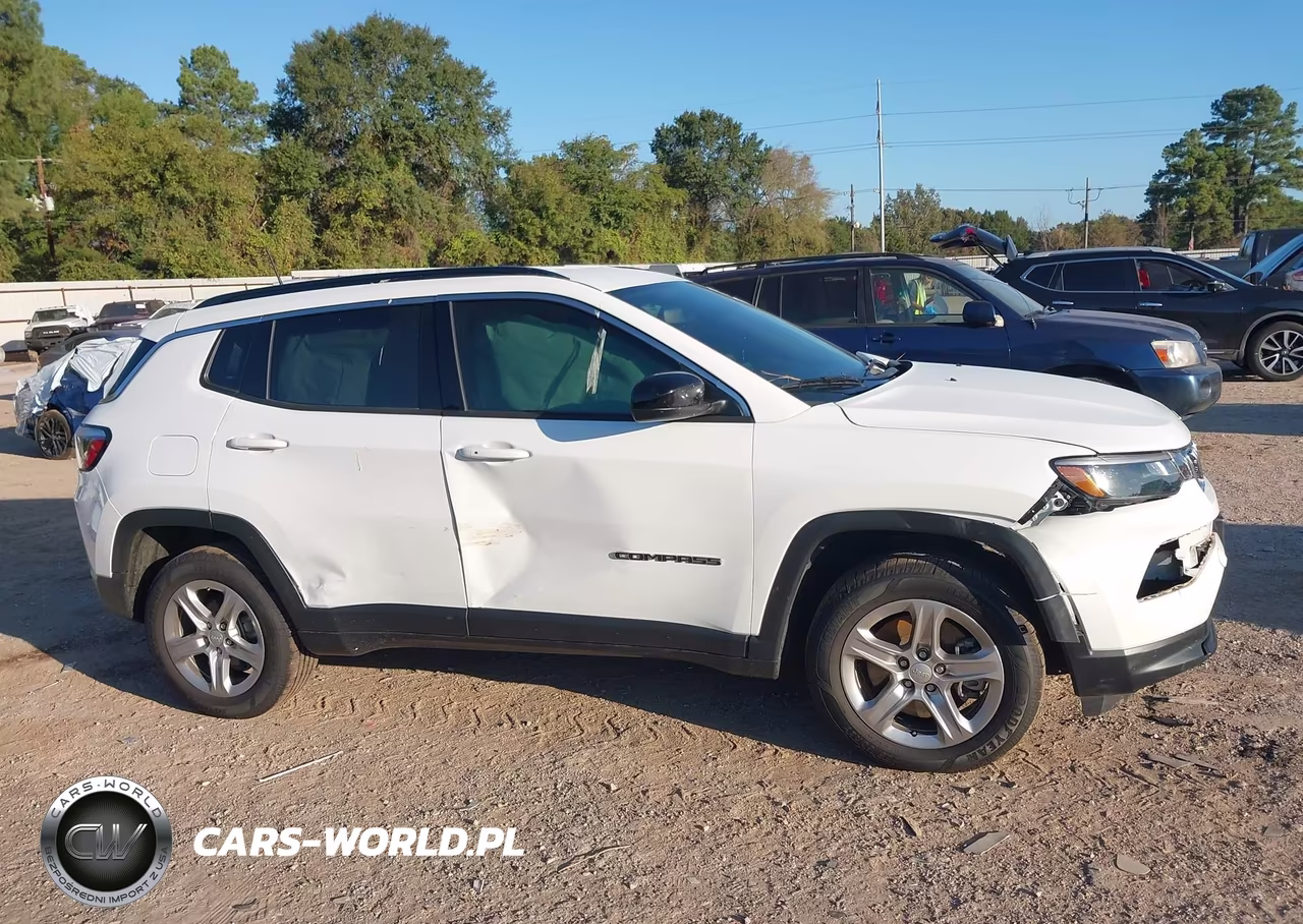 2023 Jeep Compass Latitude 4X4 VIN:3C4NJDBN1PT518635 - 13