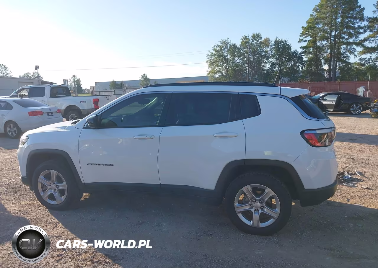 2023 Jeep Compass Latitude 4X4 VIN:3C4NJDBN1PT518635 - 14