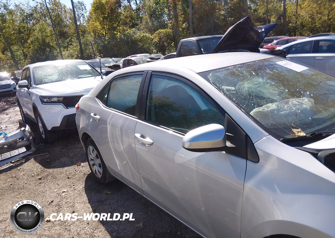 2015 Toyota Corolla Le VIN:2T1BURHE2FC423971 - 14
