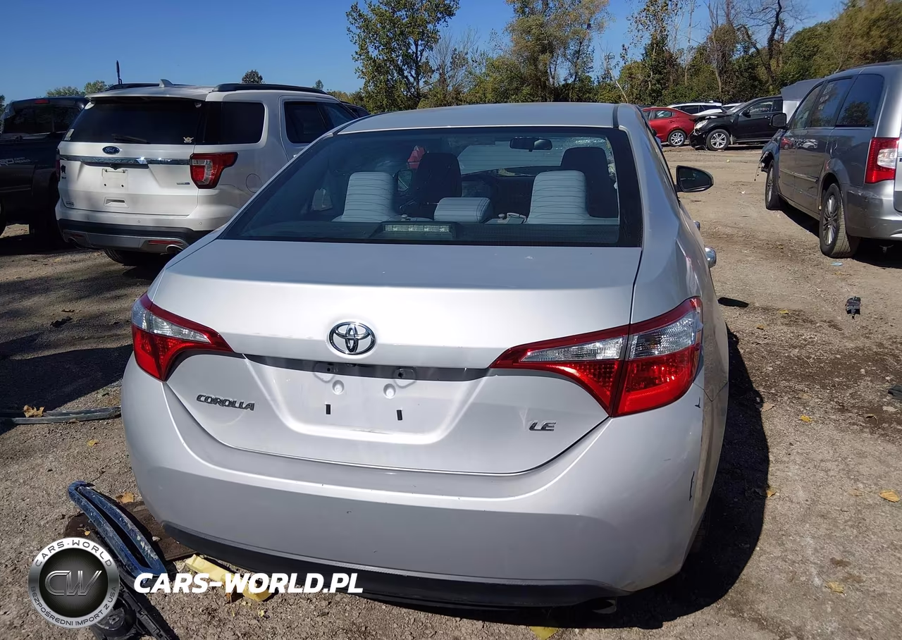 2015 Toyota Corolla Le VIN:2T1BURHE2FC423971 - 17